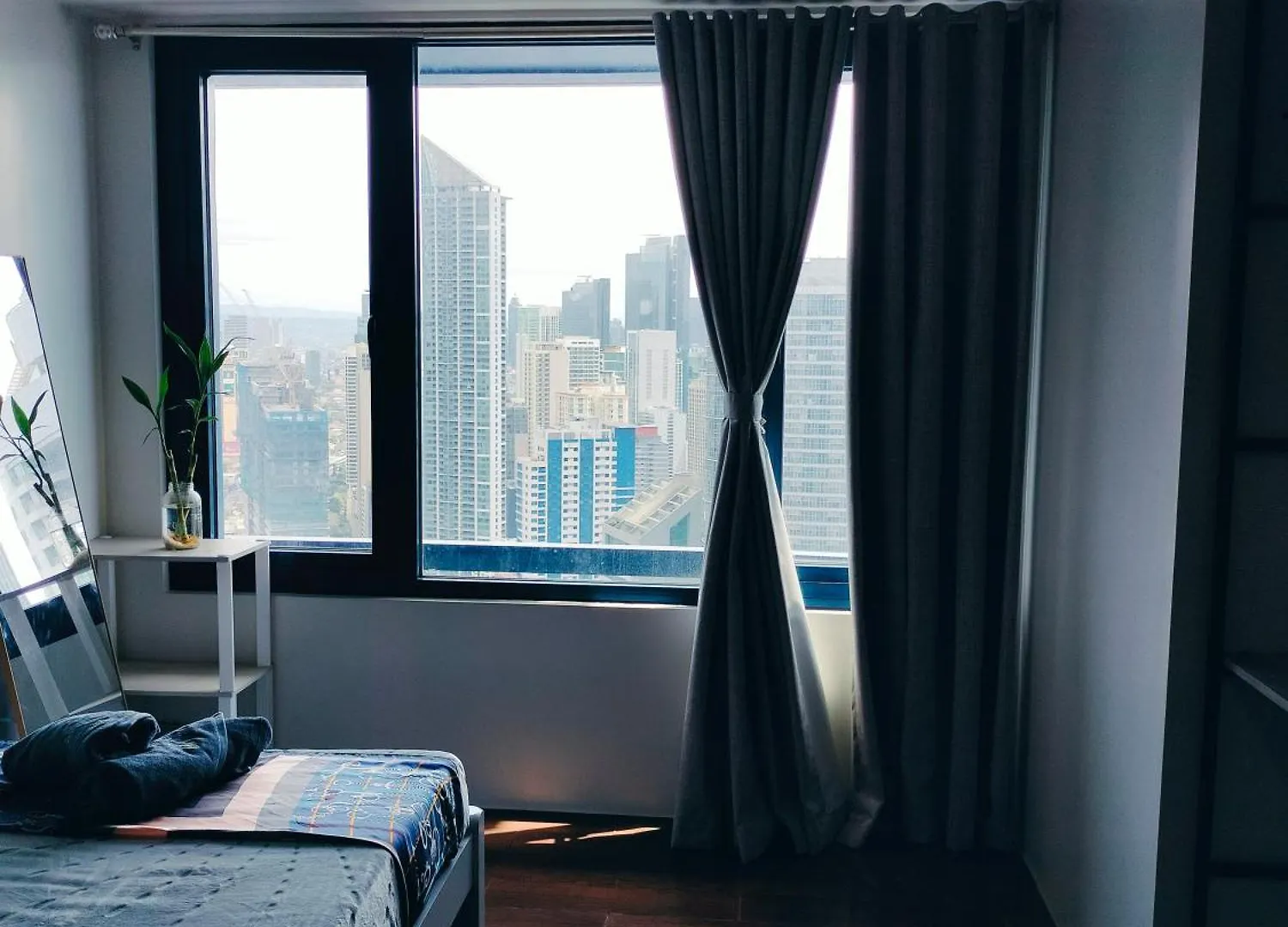 Apartment Cozy & Stylish Staycation And Netflix - Wifi And Pool Manila